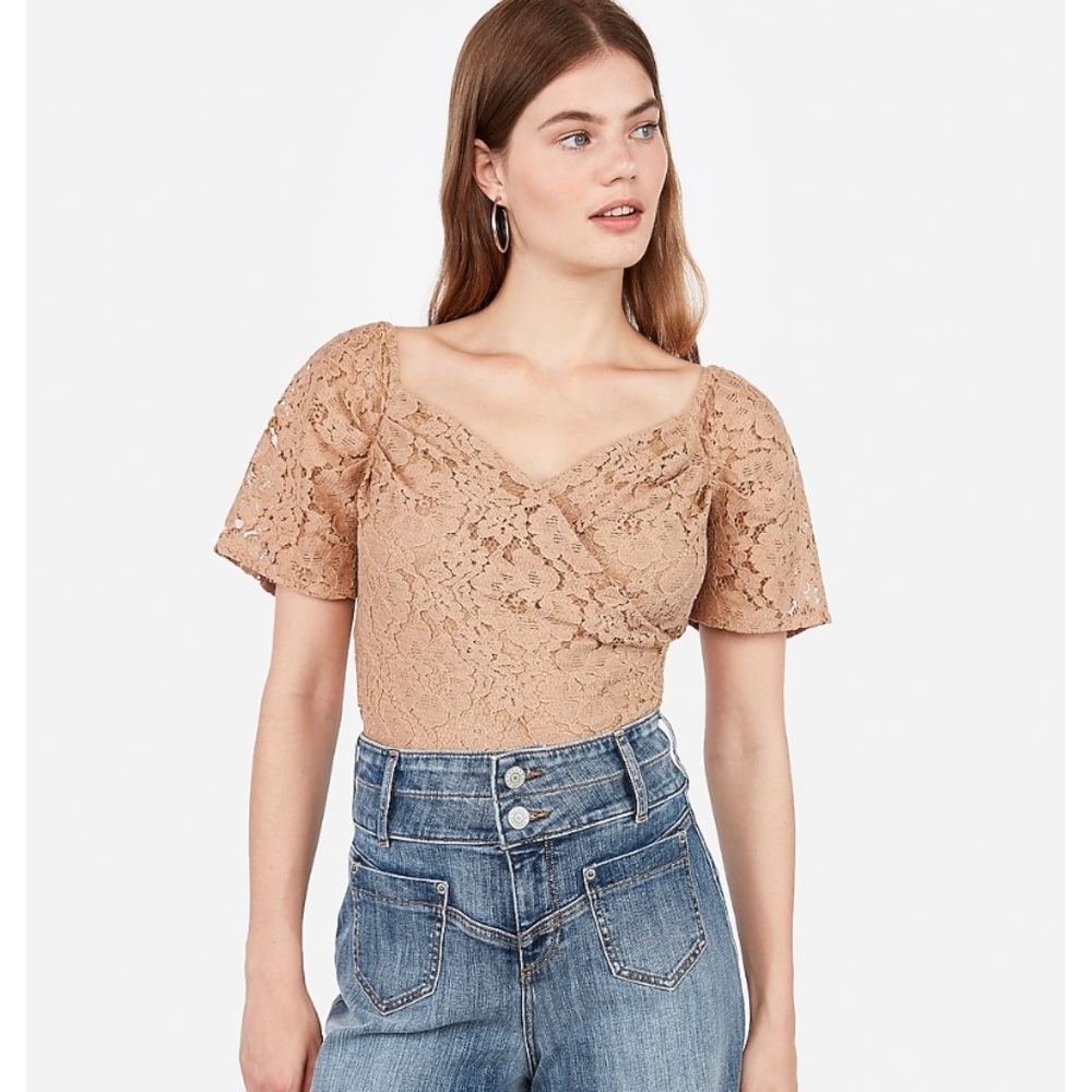 Puff sleeve lace top